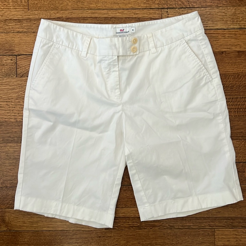 Vineyard Vines Women's Shorts Size 10